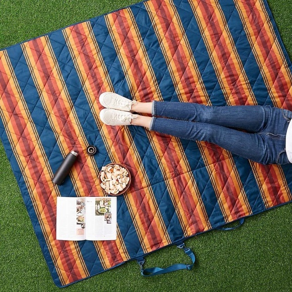 Pendleton Holiday Nwt Pendleton Outdoor Packable Blanket 6x72 Multi